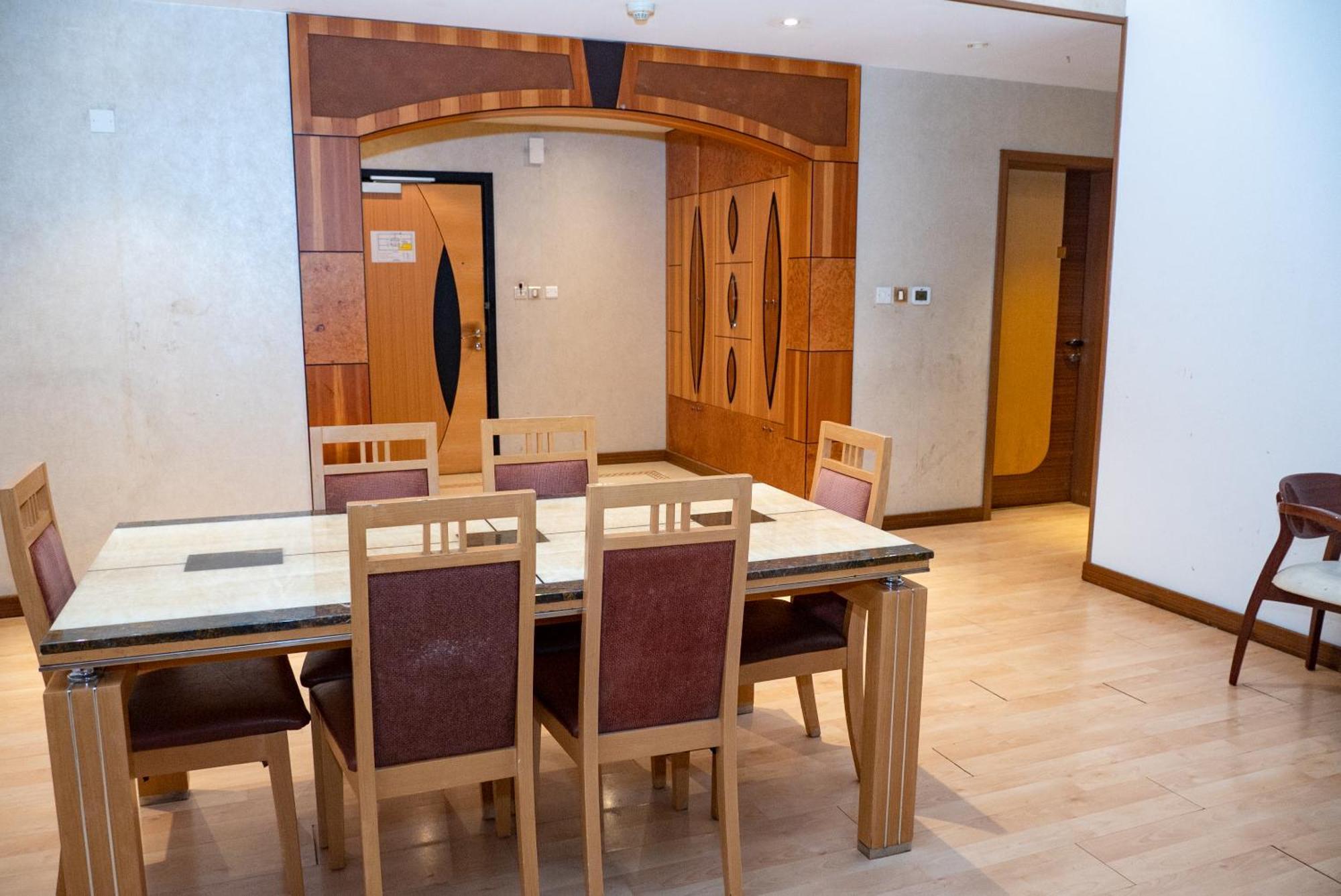 Excelsior Luxury Apartments Manama Exteriör bild