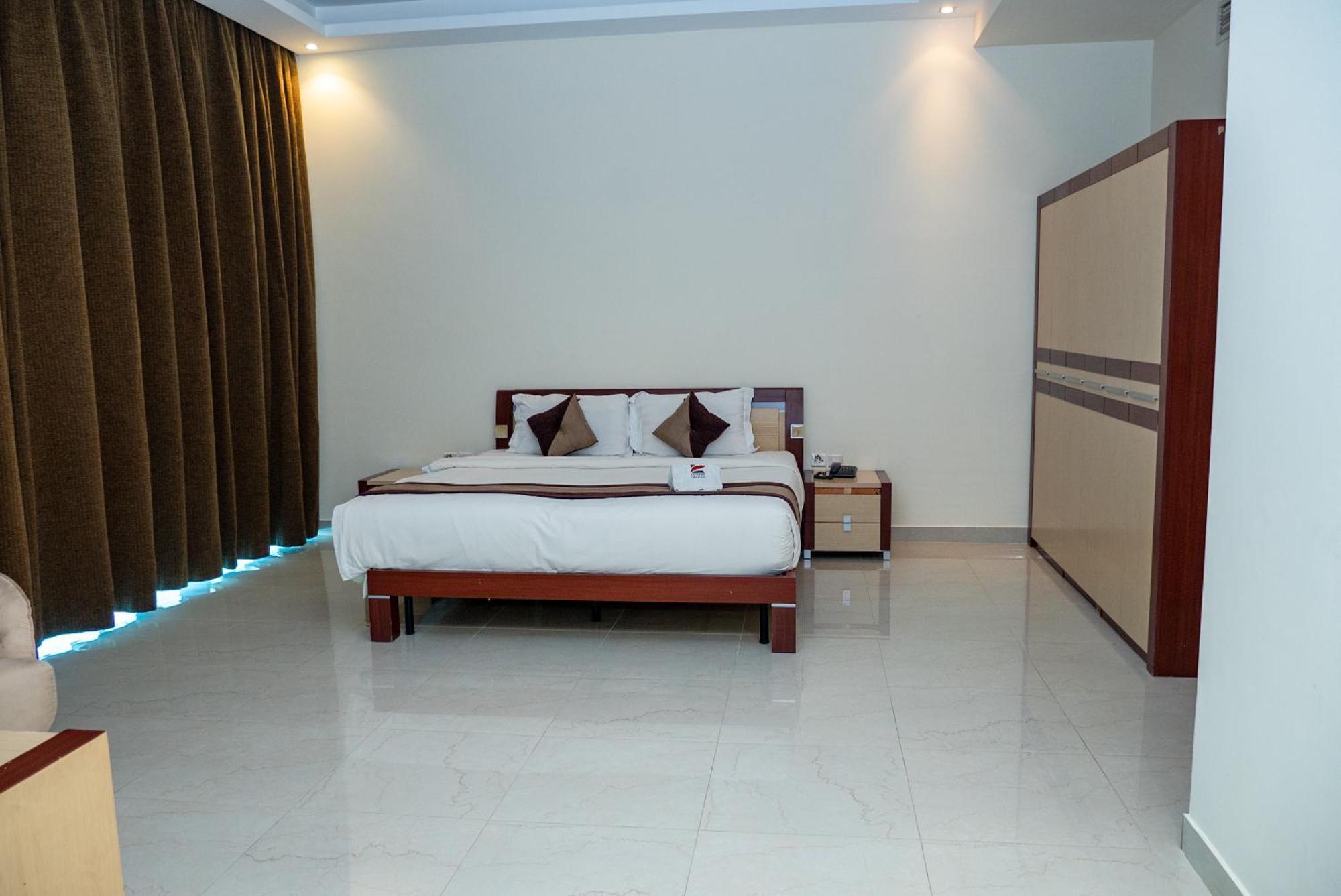 Excelsior Luxury Apartments Manama Exteriör bild